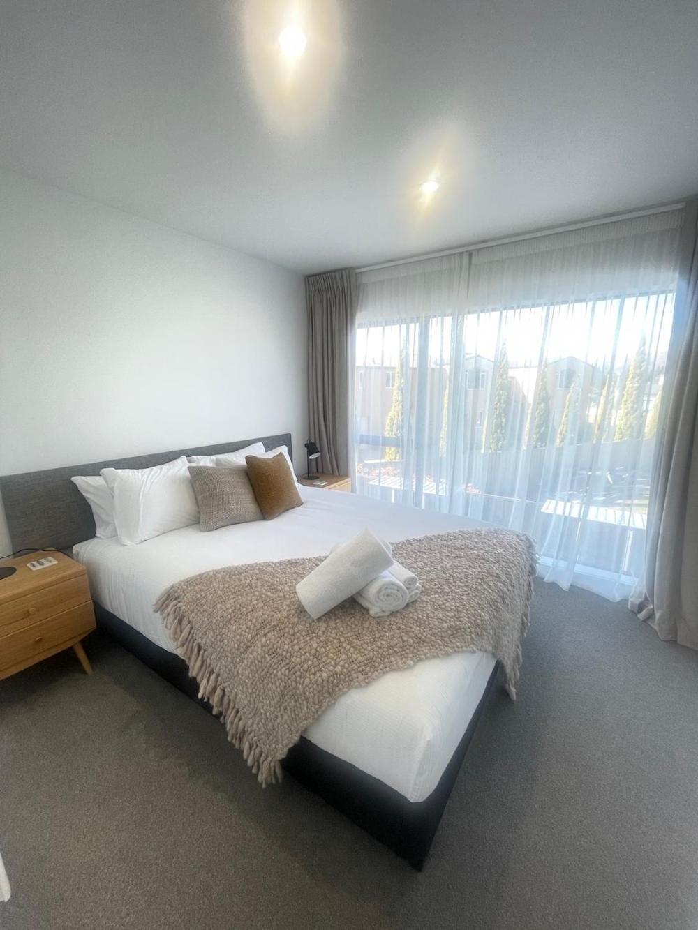 Alpine Junction Townhouse Apartments, Lodge & Hotel Wanaka Eksteriør billede